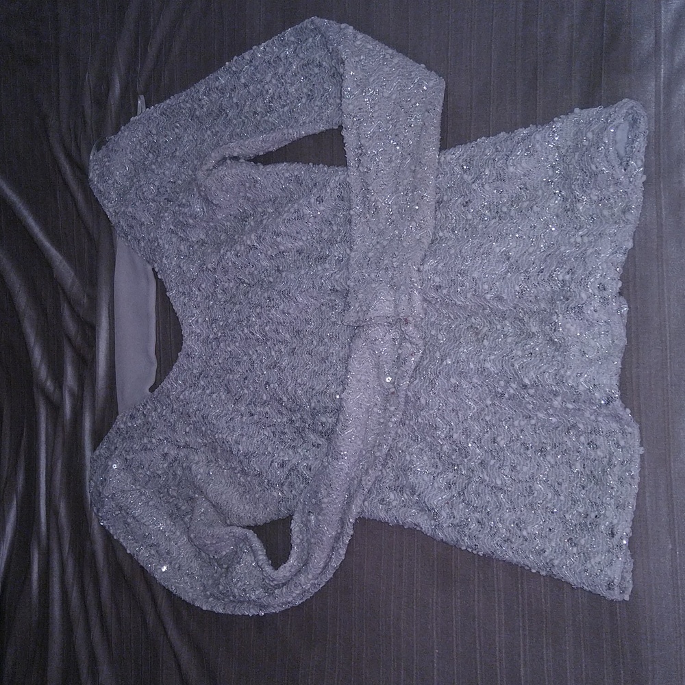 Jennifer Lopez Long Sleeve Top - Picture 6 of 7
